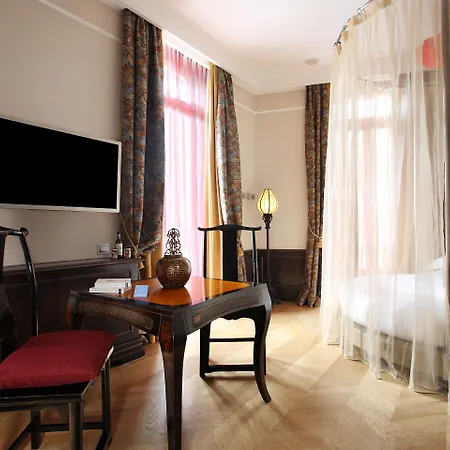 Chateau Monfort - Relais & Chateaux Otel 5*