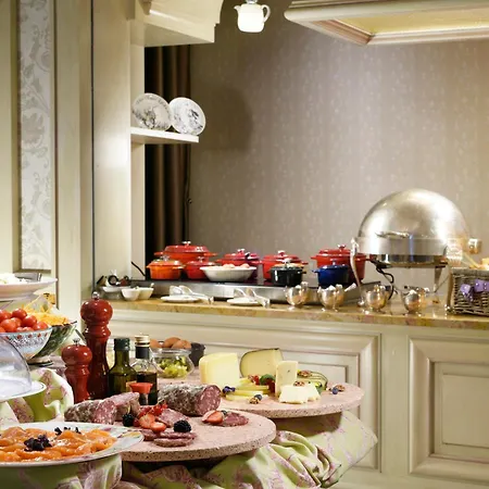 Chateau Monfort - Relais & Chateaux Otel 5*