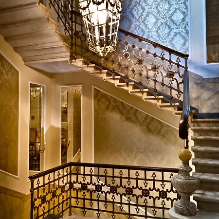 Otel Chateau Monfort - Relais & Chateaux 5*