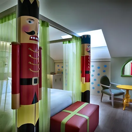 Chateau Monfort - Relais & Chateaux Otel 5*