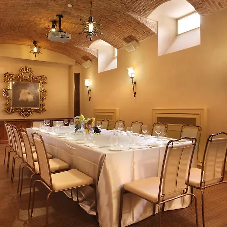 Chateau Monfort - Relais & Chateaux 5* Milán