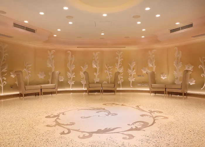 Отель Chateau Monfort - Relais & Chateaux 5*